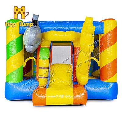 Los niños coloridos de salto de la casa de la despedida inflable animosa del castillo de la jirafa despiden la casa
